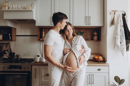 pregnant-mom-and-partner